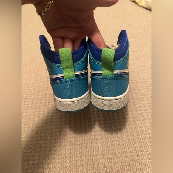 Nike Air Jordan 1 Mid SE Sprite Dark Powder Blue Green Strike Racer Blue Sz 4.5Y - Picture 8 of 9